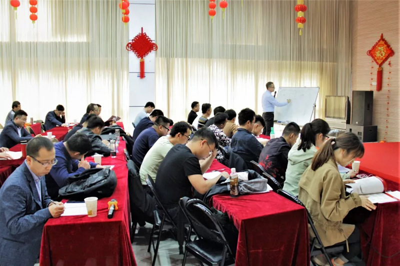 扎实开展技术服务培训 全面提升人员专业素养